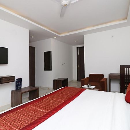 Hotel O Aamara Нью-Дели Экстерьер фото