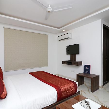 Hotel O Aamara Нью-Дели Экстерьер фото