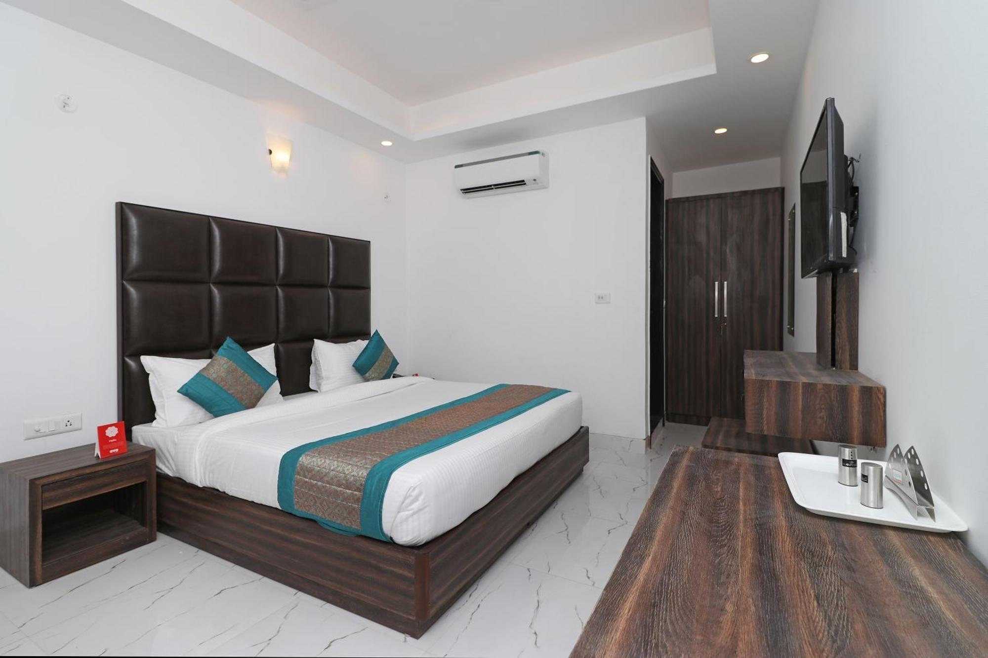 Hotel O Aamara Нью-Дели Экстерьер фото