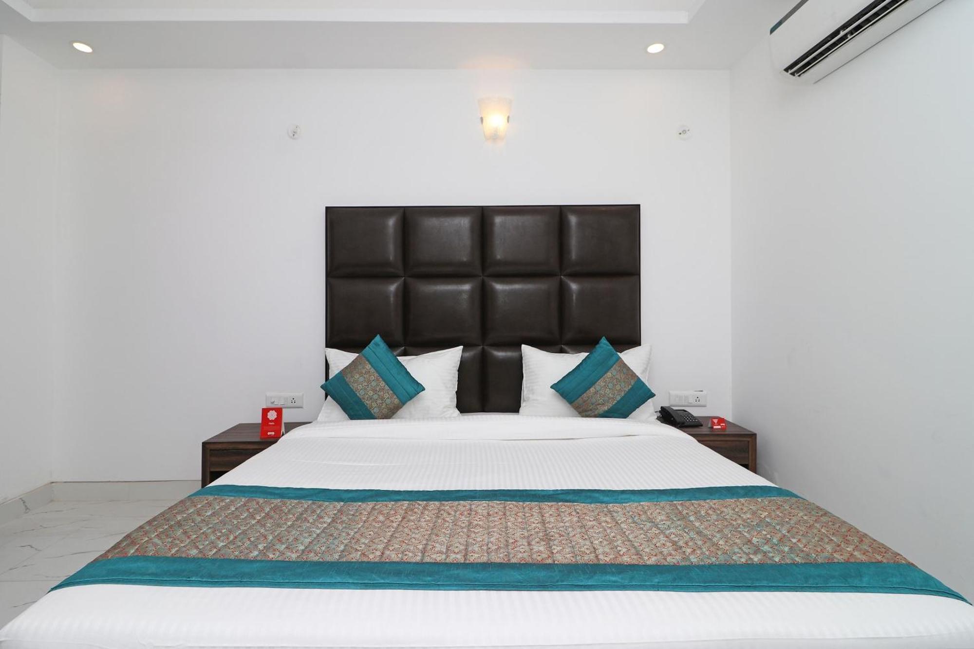 Hotel O Aamara Нью-Дели Экстерьер фото