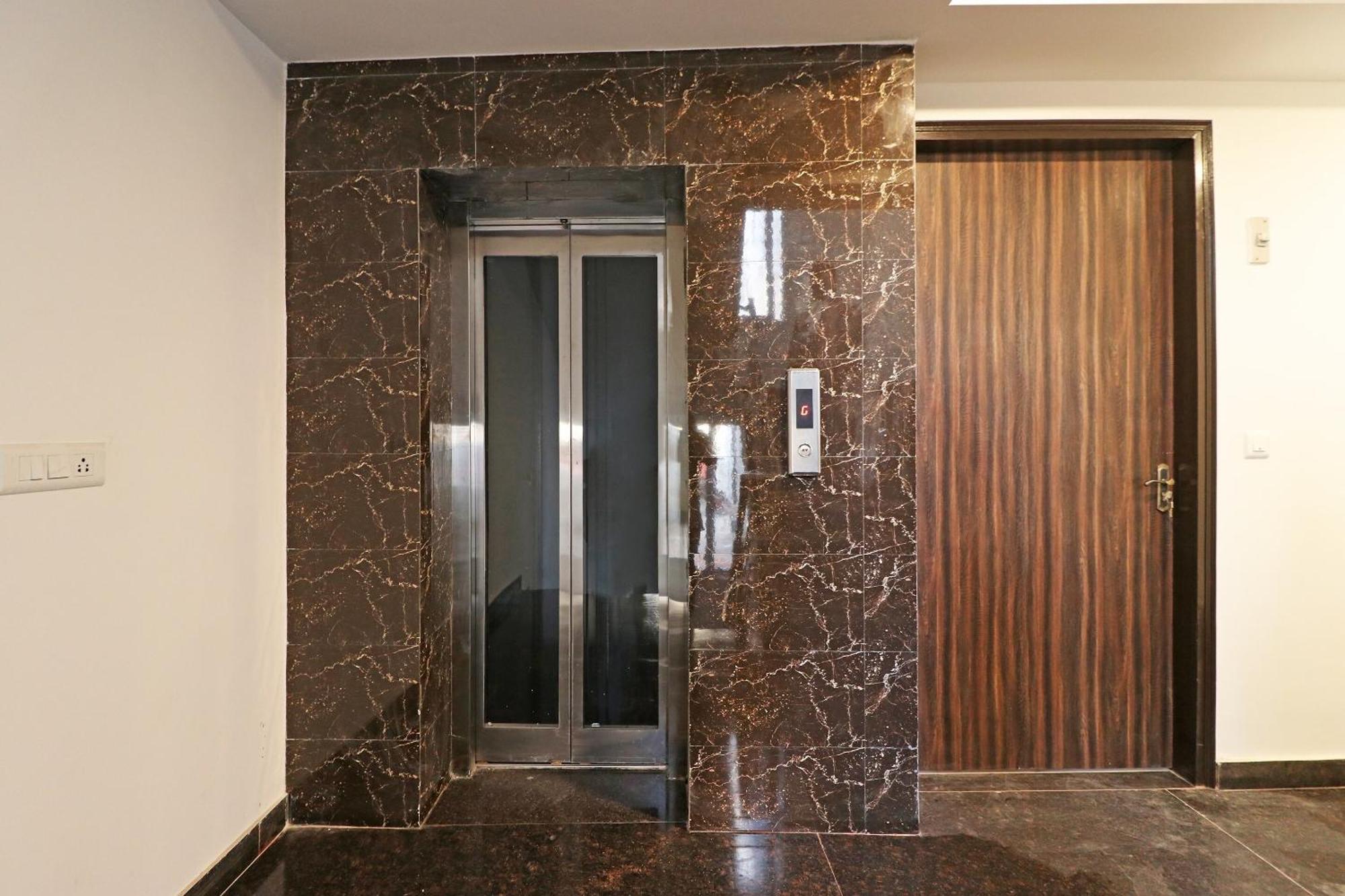 Hotel O Aamara Нью-Дели Экстерьер фото